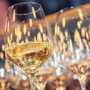 Does alcohol-free white wine taste like regular wine?