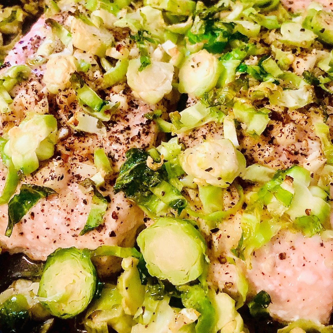 KETO LOW-CARB SALMON WITH BRUSSELS SPROUTS